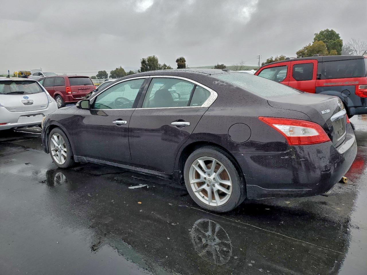 Nissan Maxima S Image 3