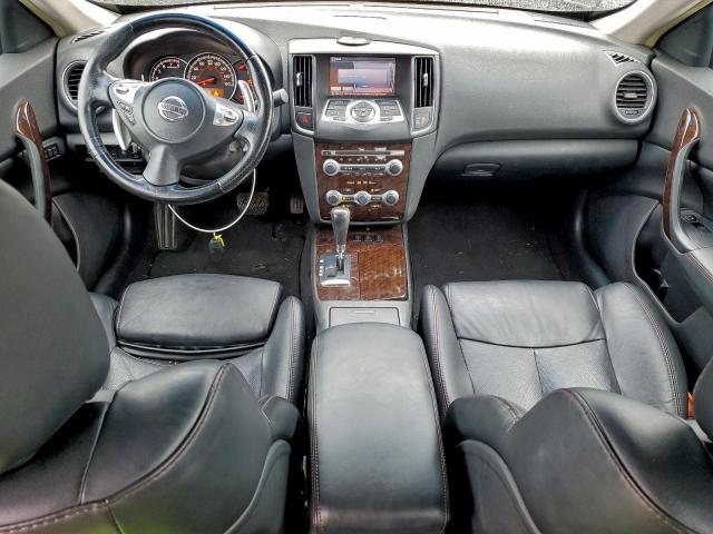 Nissan Maxima S Image 8