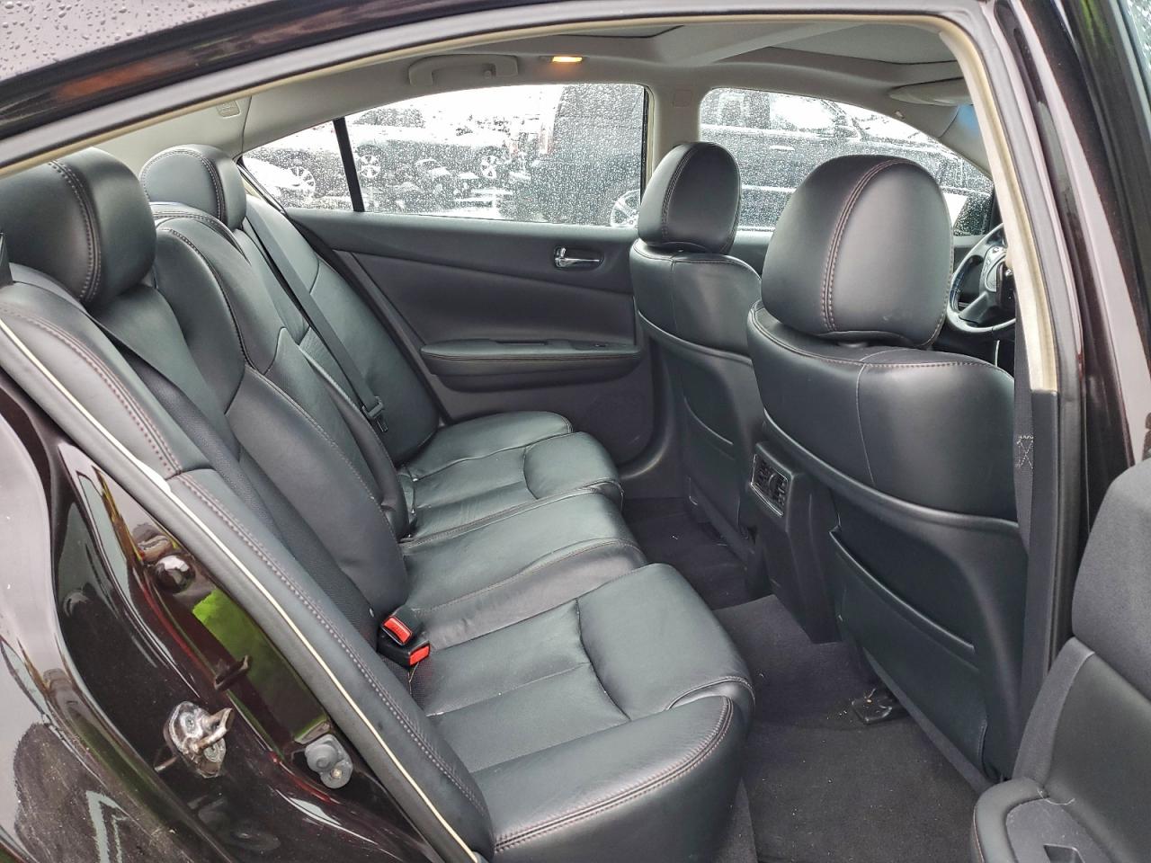 Nissan Maxima S Image 11