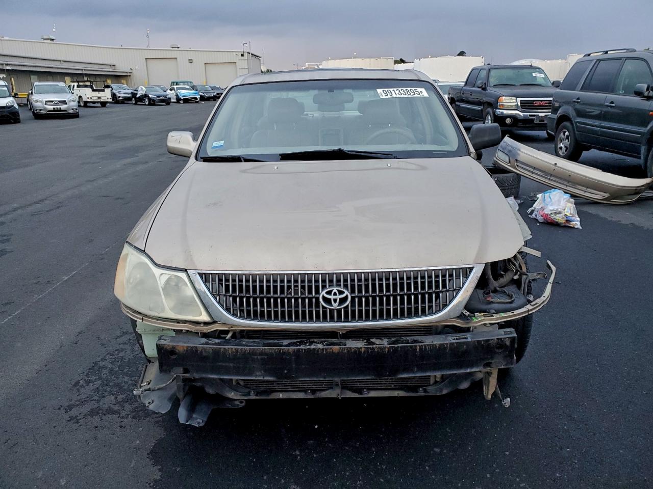 Toyota Avalon Xl Image 3