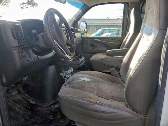 Chevrolet Express Image 6