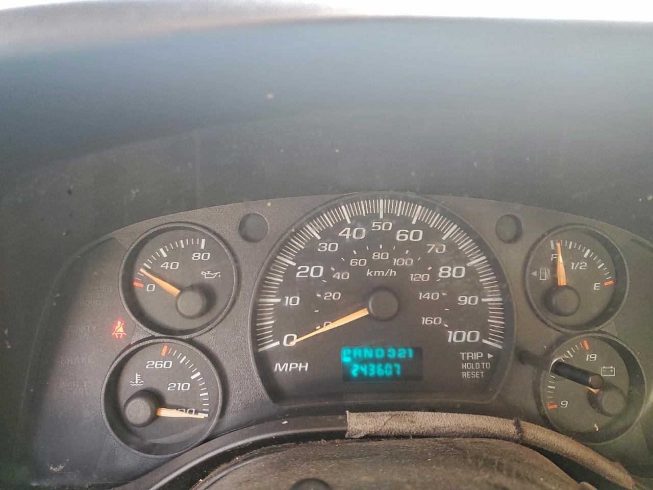 Chevrolet Express Image 11