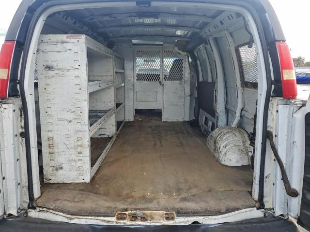 Chevrolet Express Image 8