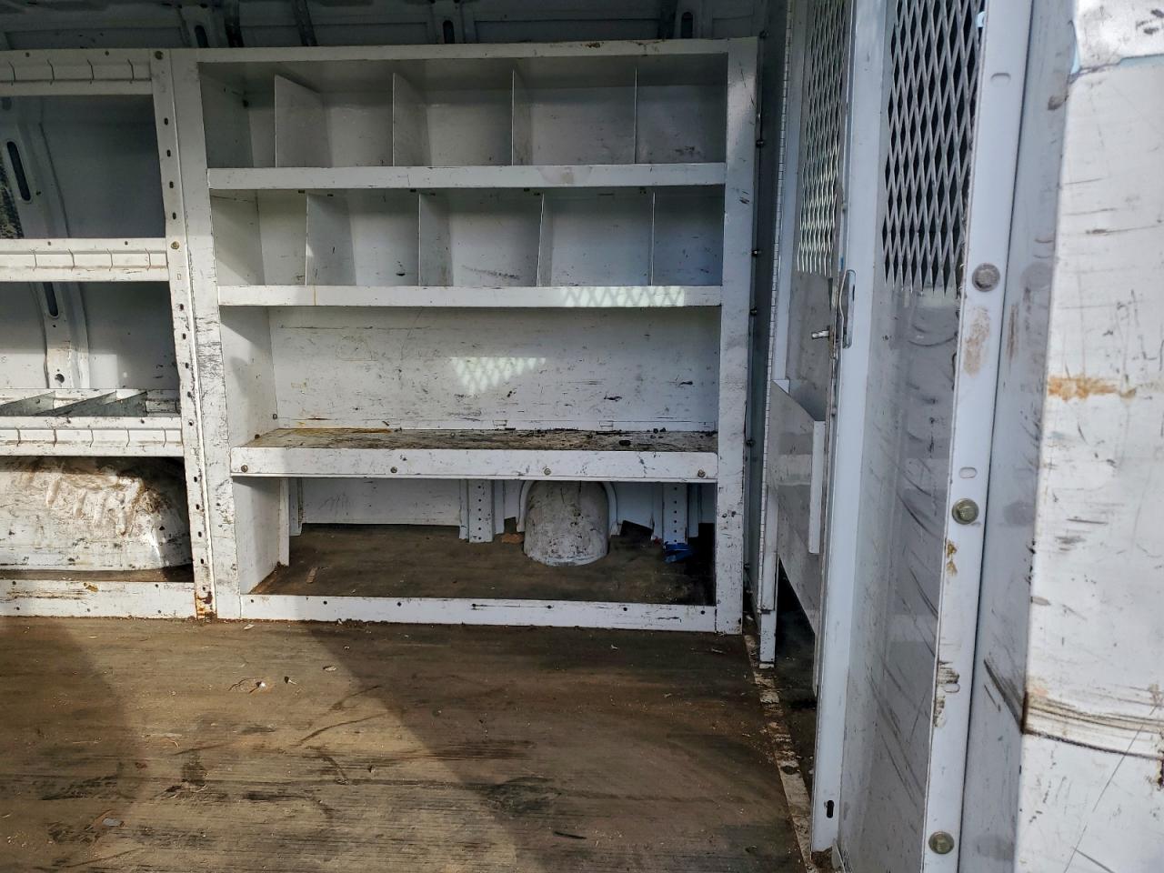 Chevrolet Express Image 7