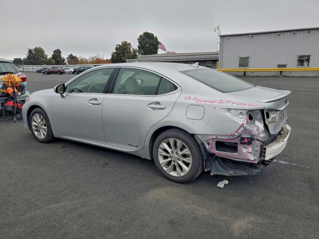 Lexus Es 300h Image 2