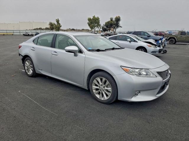 Lexus Es 300h Image 13