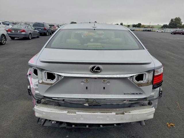 Lexus Es 300h Image 11