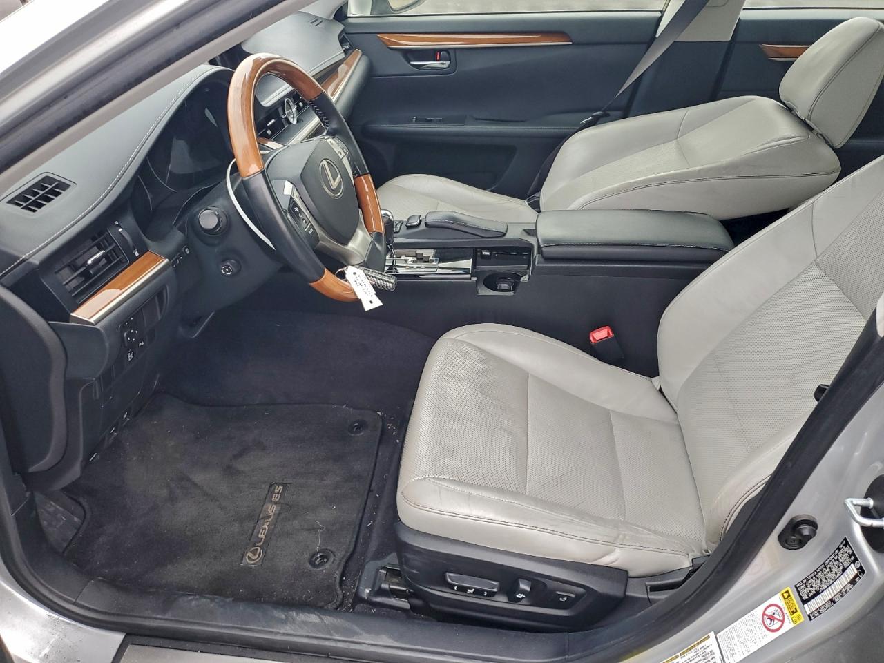 Lexus Es 300h Image 4