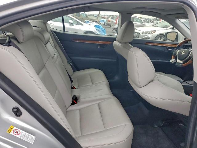 Lexus Es 300h Image 12