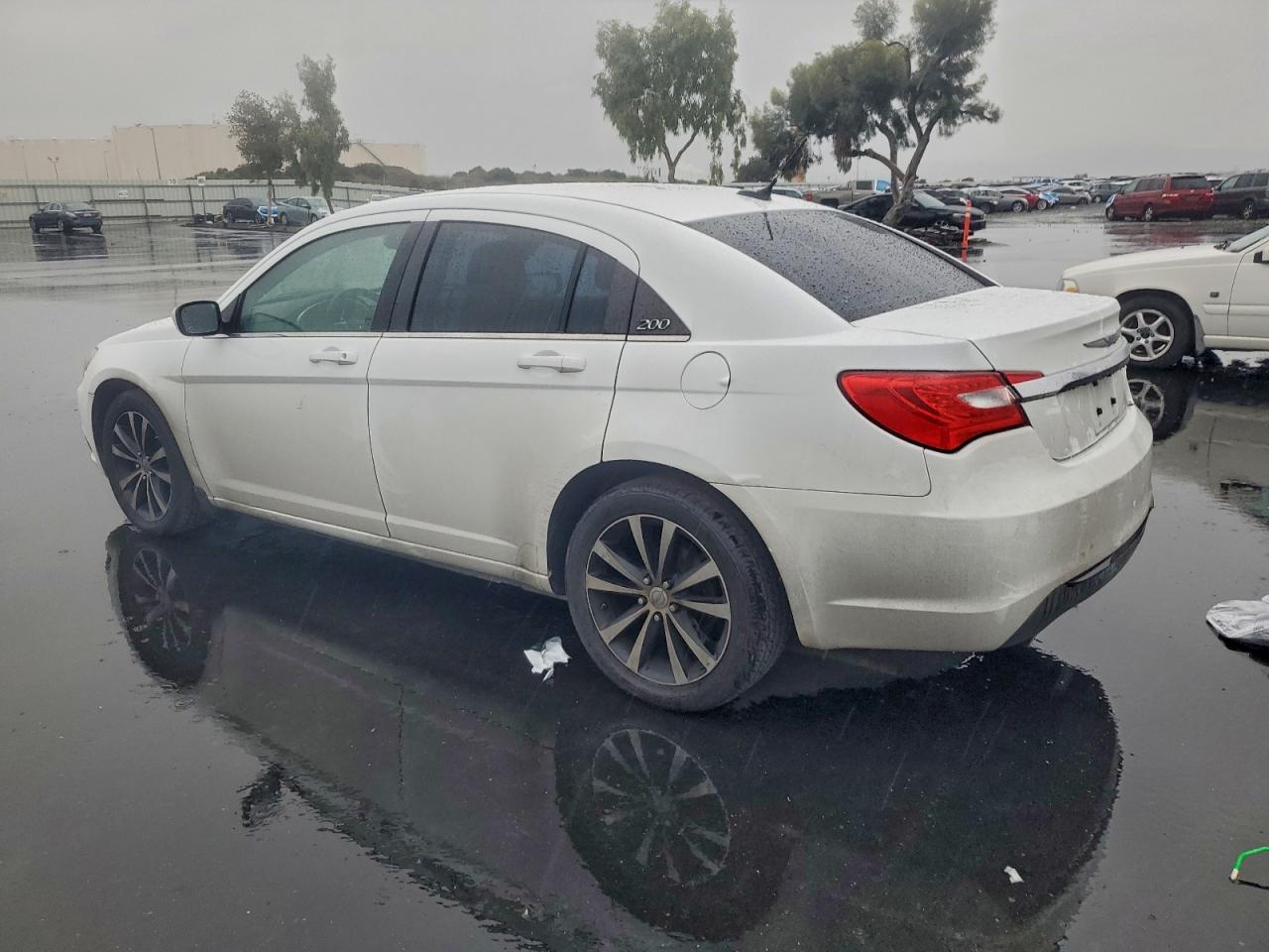 Chrysler 200 Limited Image 6