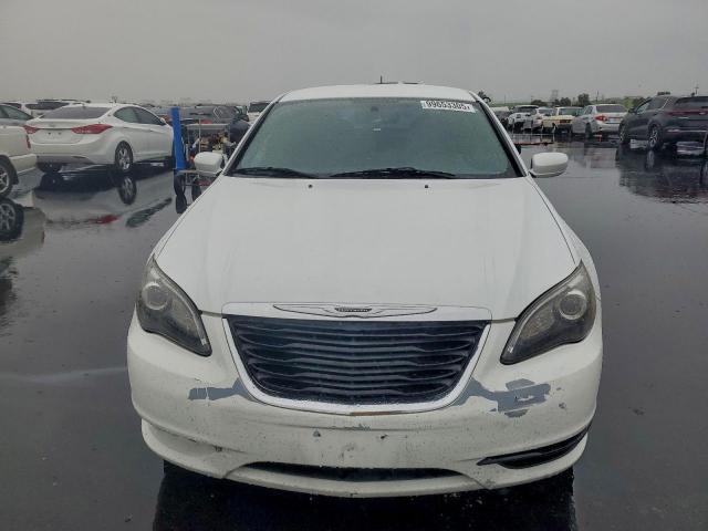 Chrysler 200 Limited Image 4