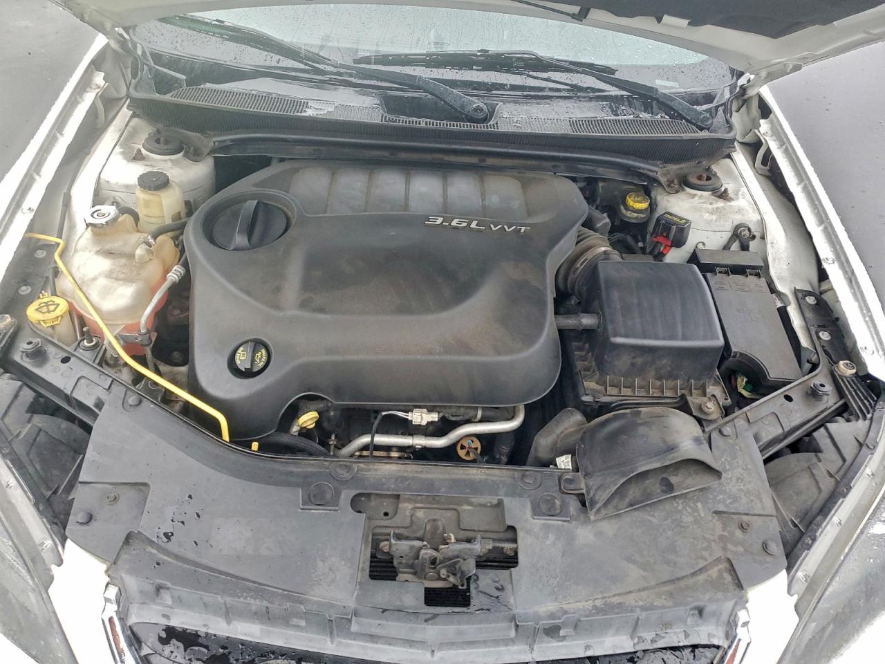 Chrysler 200 Limited Image 10