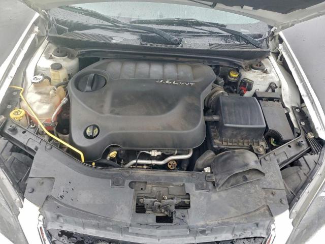 Chrysler 200 Limited Image 10