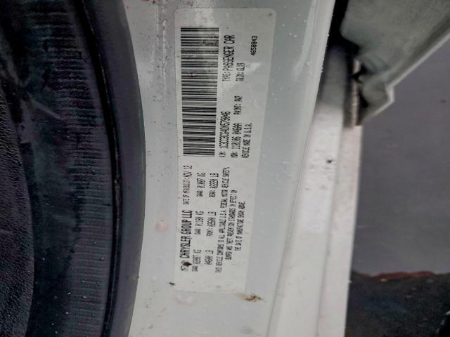 Chrysler 200 Limited Image 9