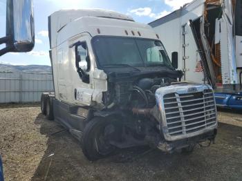  Salvage Freightliner Cascadia