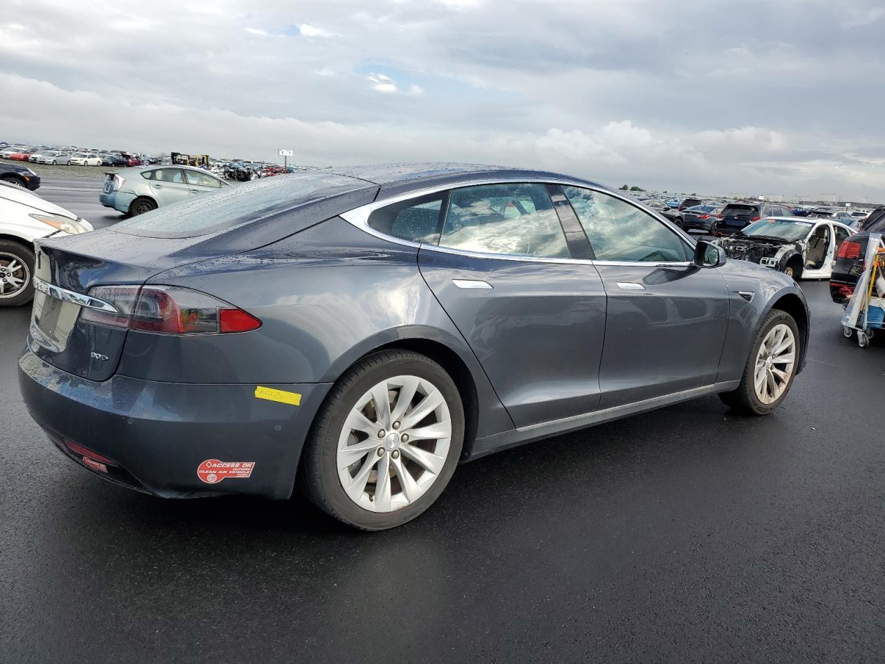 Tesla Model S Image 3