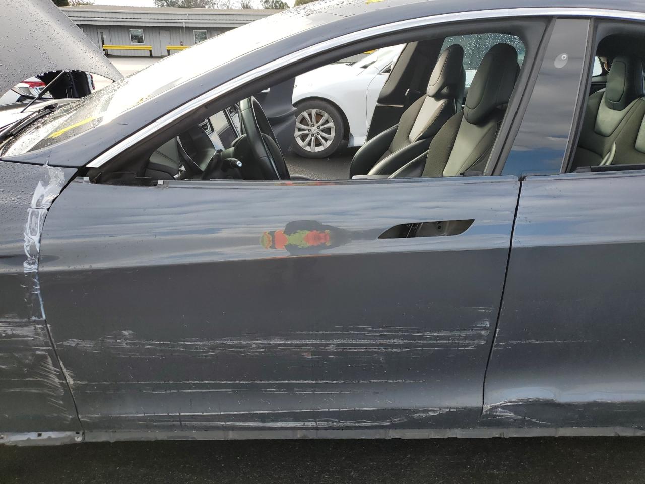 Tesla Model S Image 8