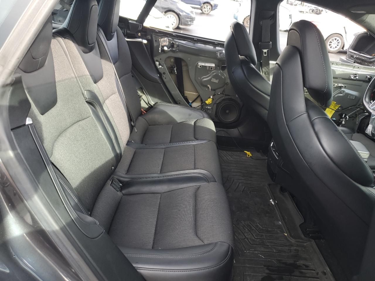 Tesla Model S Image 12