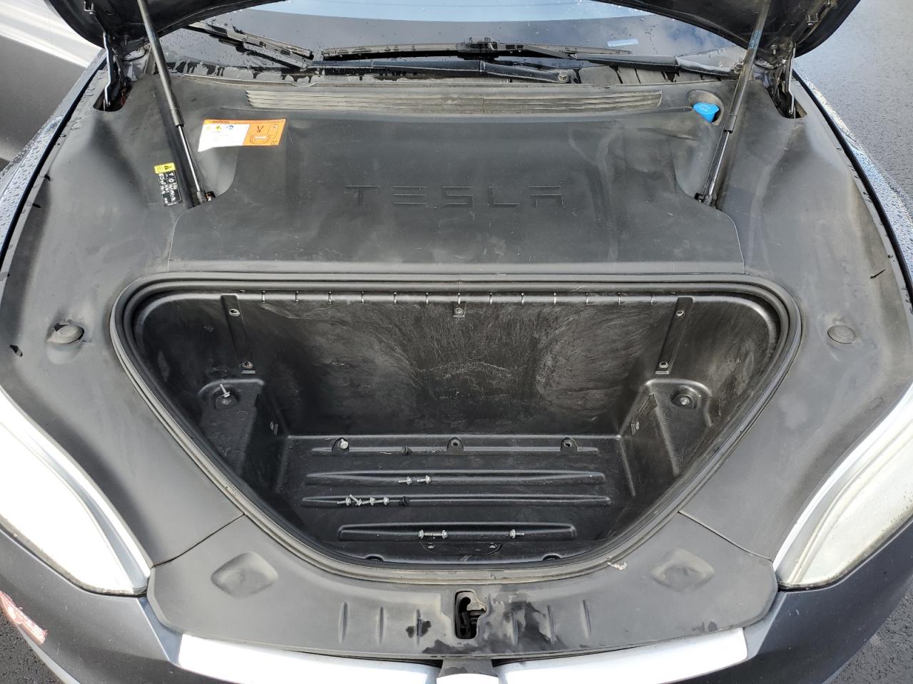 Tesla Model S Image 4