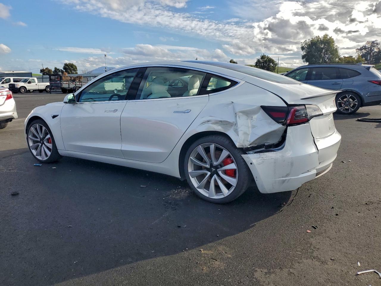Tesla Model 3 Image 4