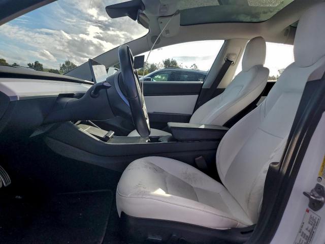 Tesla Model 3 Image 7