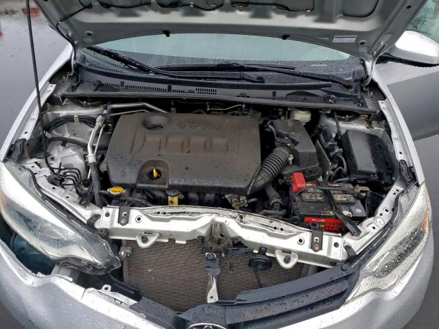 Toyota Corolla L Image 10