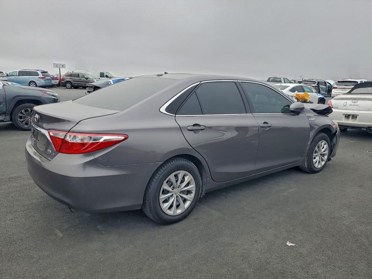 Toyota Camry Hybrid Image 4