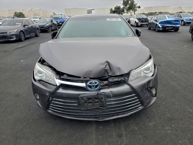 Toyota Camry Hybrid Image 3