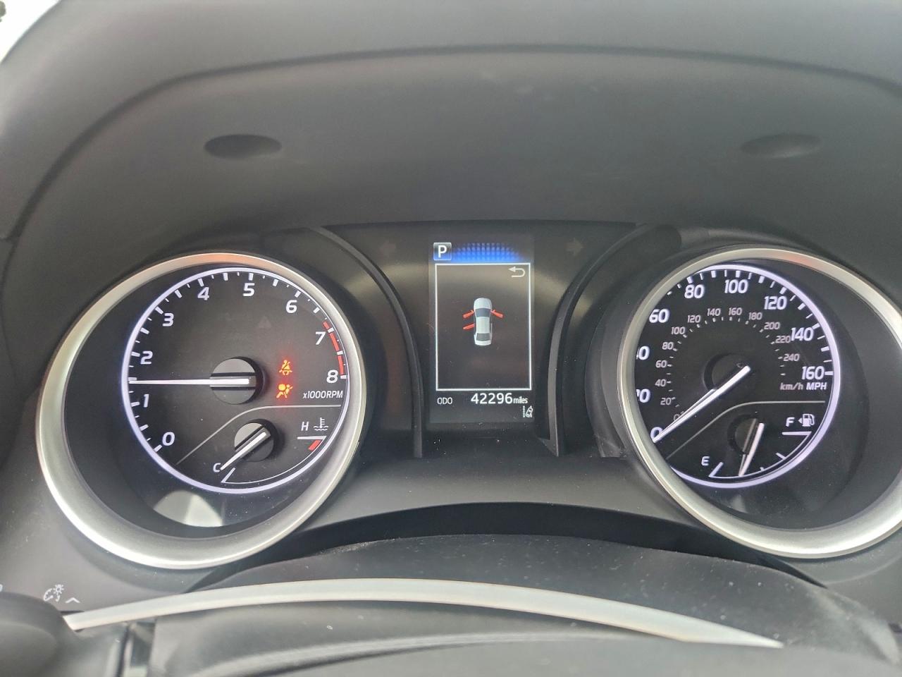 Toyota Camry Le Image 12