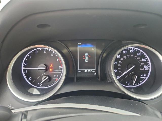 Toyota Camry Le Image 12