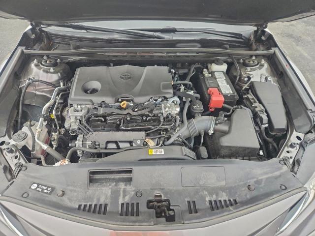 Toyota Camry Le Image 10