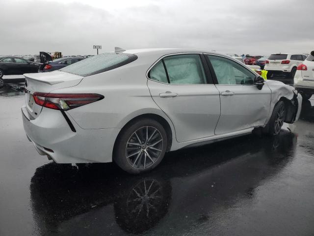 Toyota Camry Se Image 6