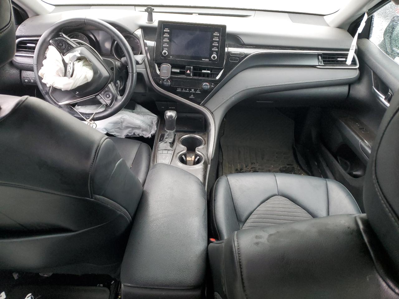 Toyota Camry Se Image 7