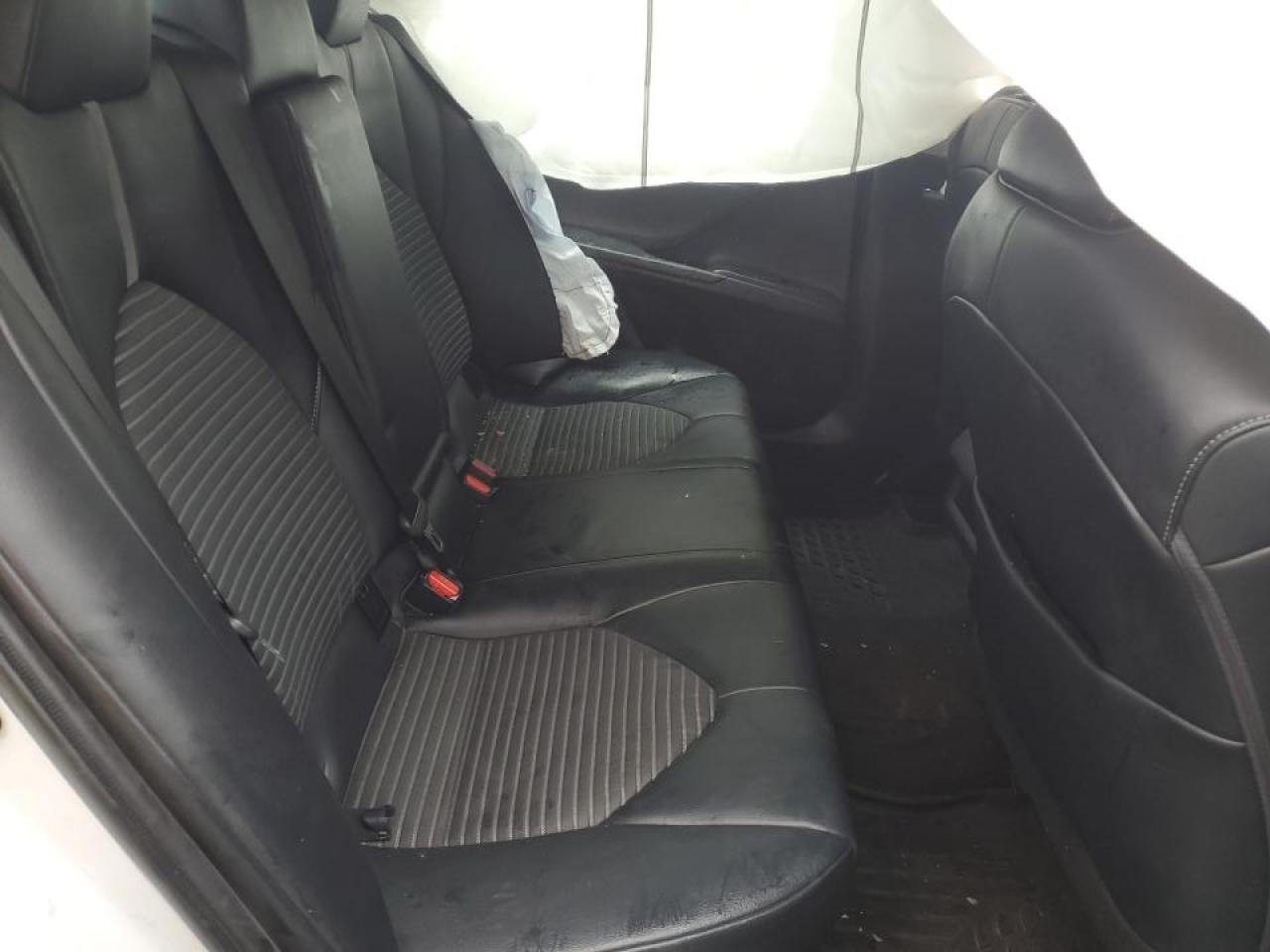 Toyota Camry Se Image 5