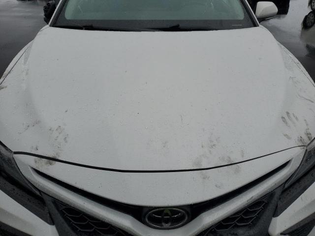 Toyota Camry Se Image 8