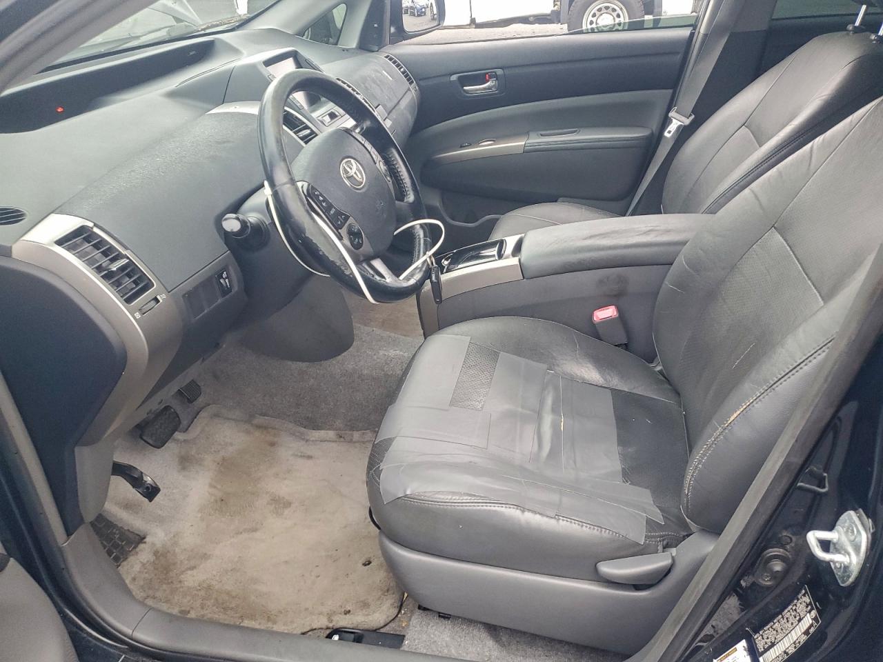 Toyota Prius Image 12