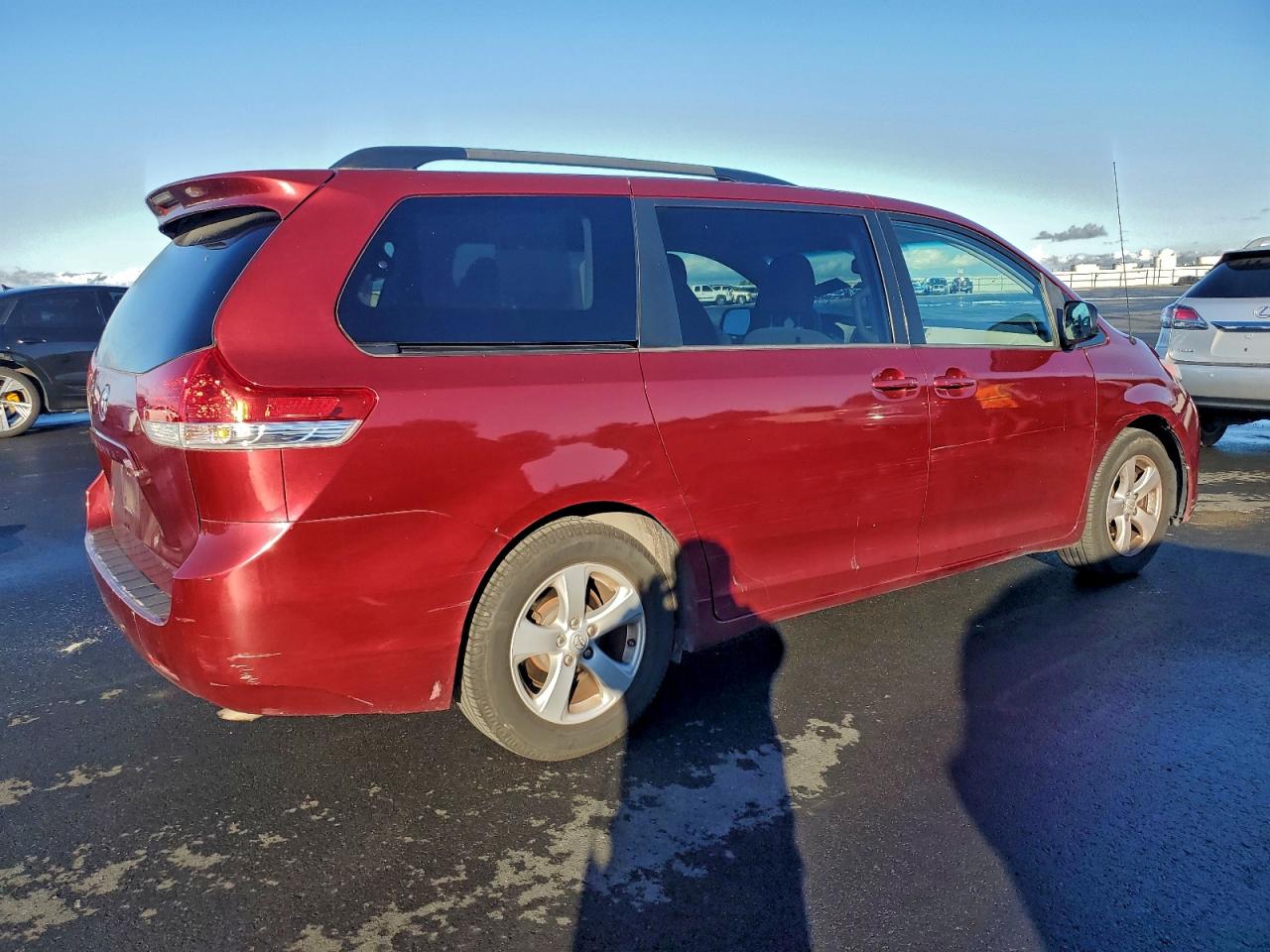 Toyota Sienna Le Image 3