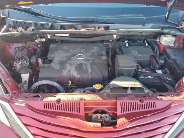 Toyota Sienna Le Image 10