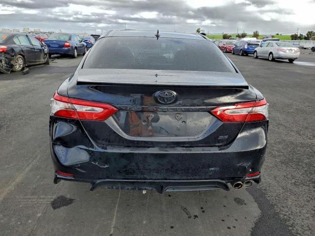 Toyota Camry L Image 6