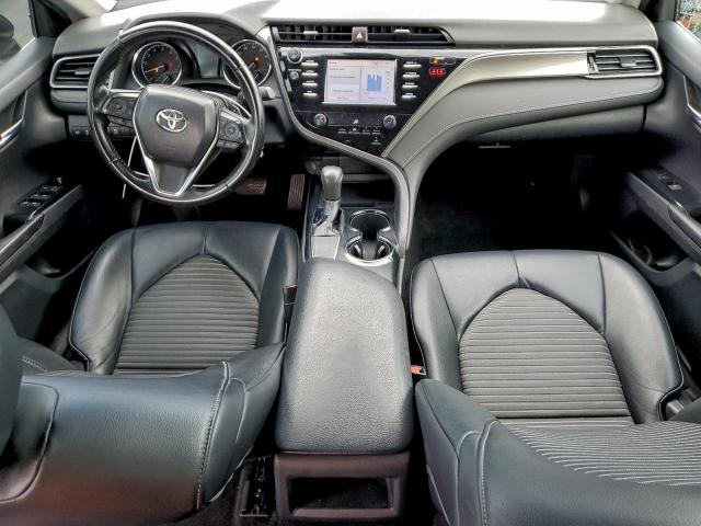 Toyota Camry L Image 3
