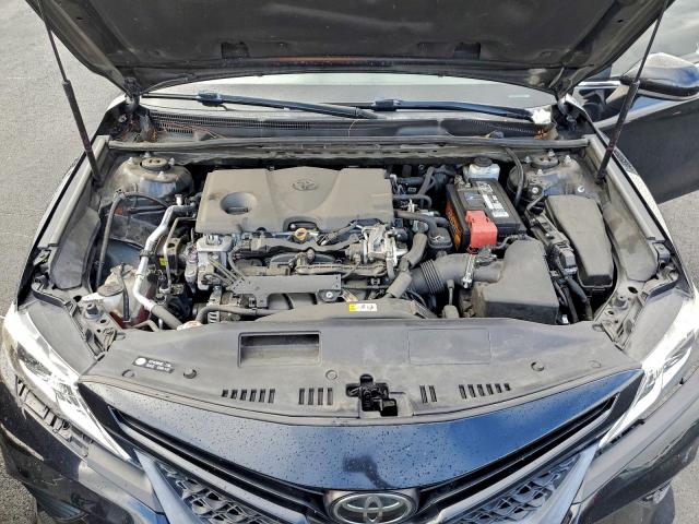 Toyota Camry L Image 11