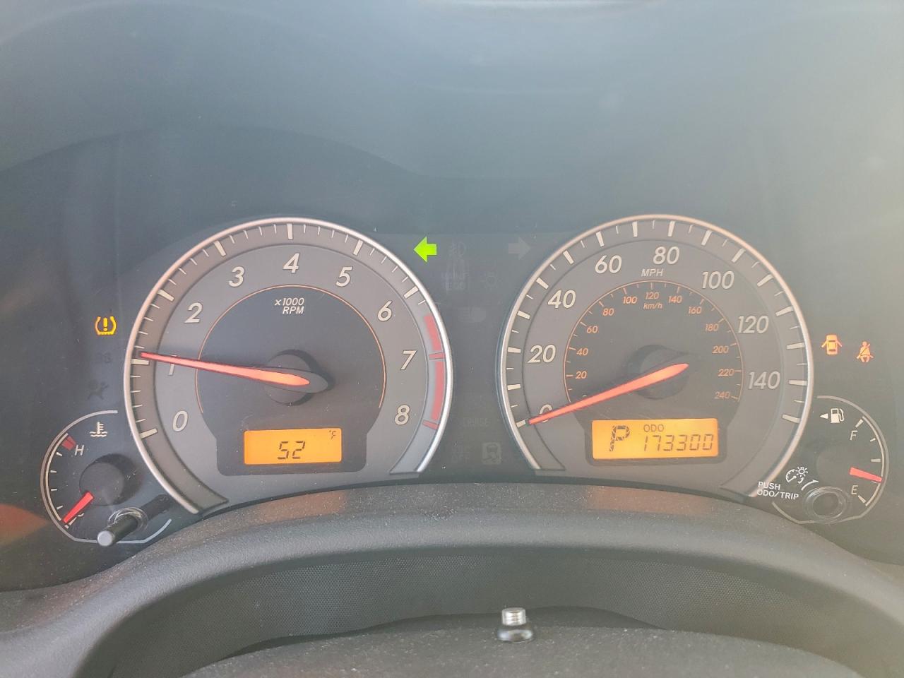 Toyota Corolla Base Image 7