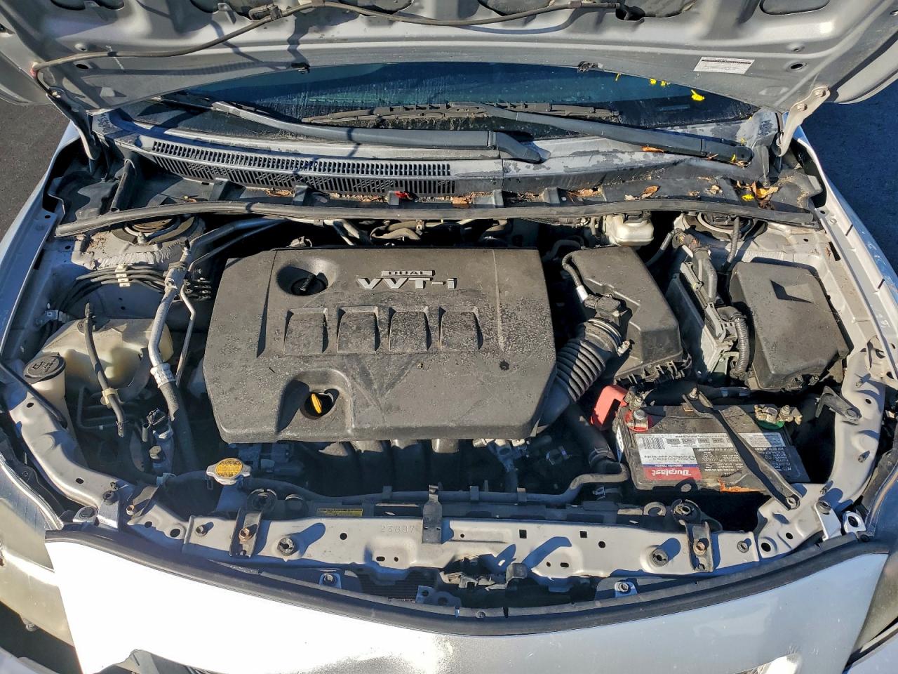 Toyota Corolla Base Image 11