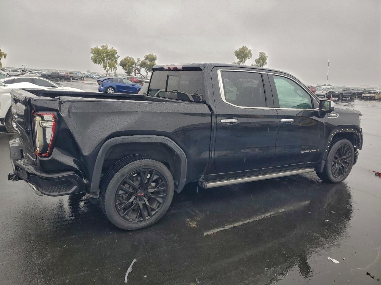 GMC Sierra K1500 Denali Image 2