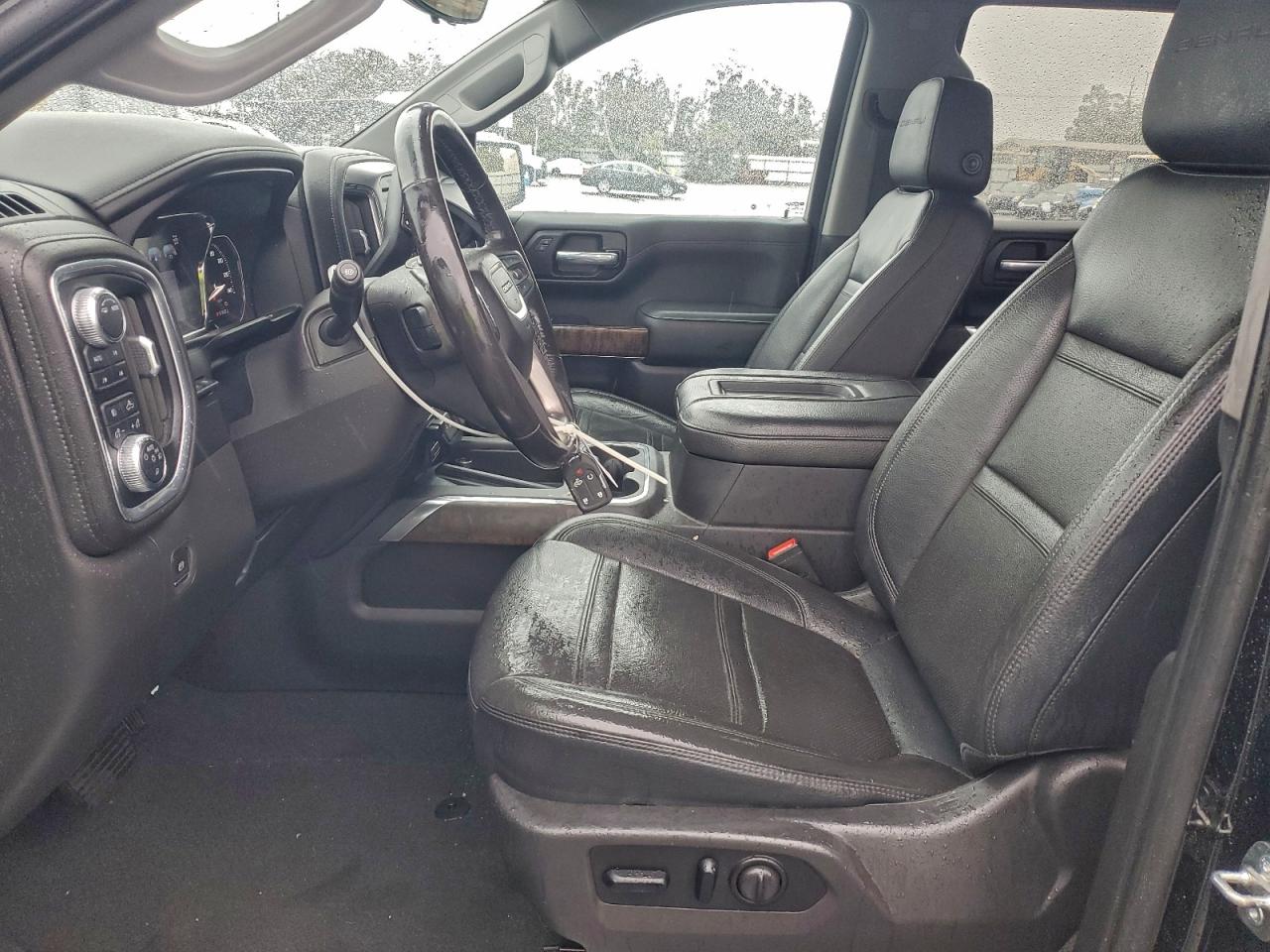 GMC Sierra K1500 Denali Image 11