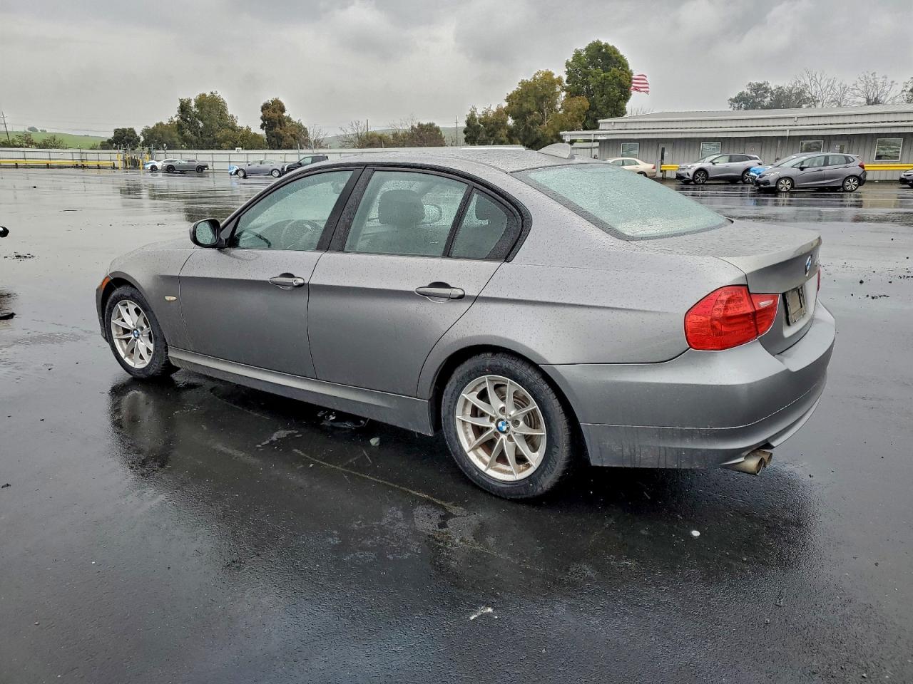 BMW 3 Series I Image 11