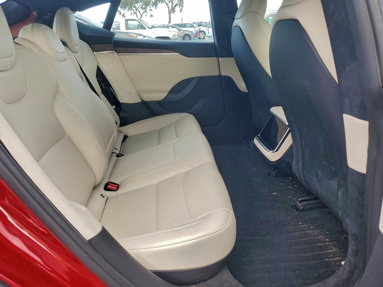 Tesla Model S Image 11