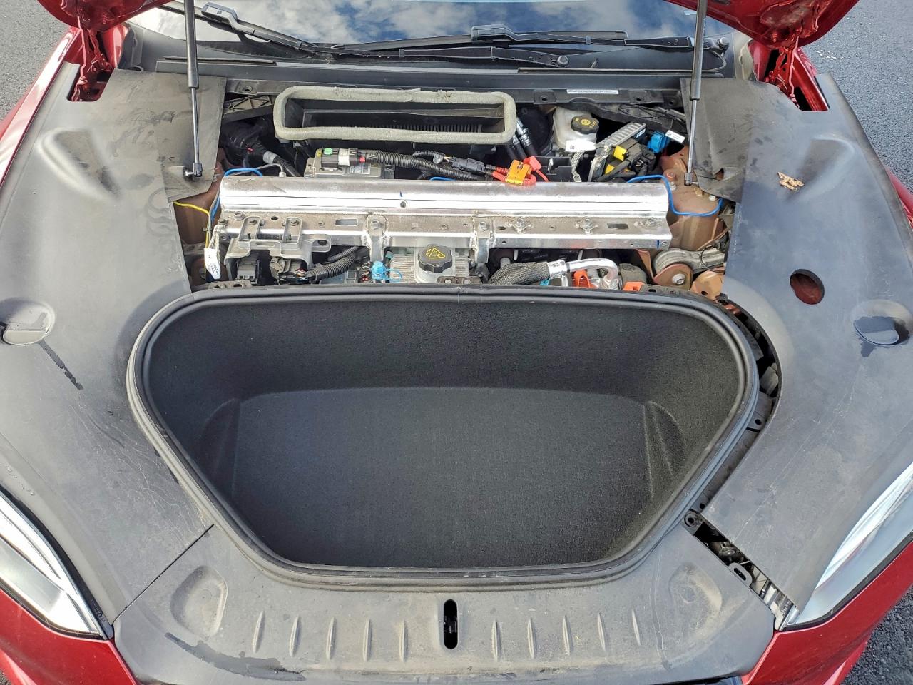 Tesla Model S Image 12