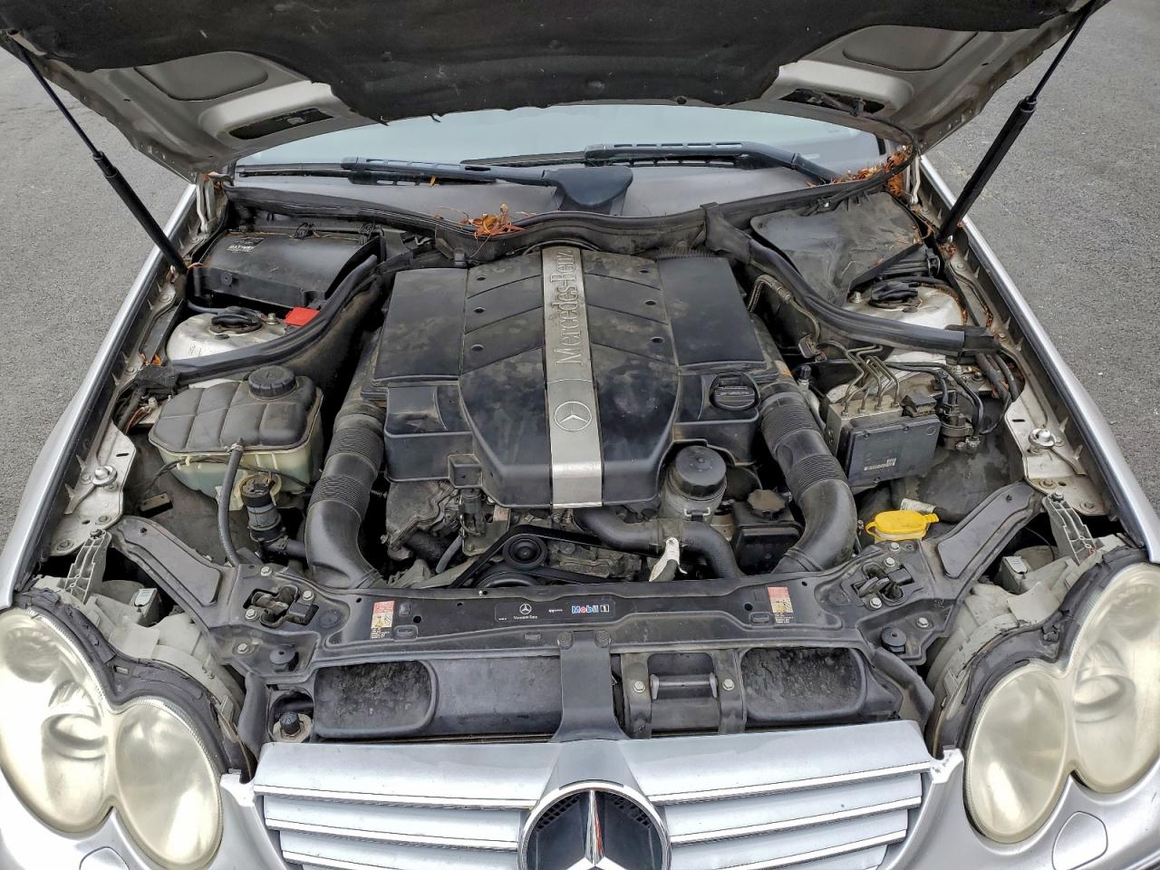 Mercedes-Benz Clk-class 320c Image 12