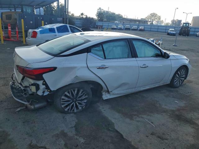 Nissan Altima Sv Image 2